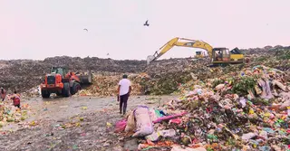 ধারণ ক্ষমতা শেষ হলেও ব্যবহার হচ্ছে আমিনবাজার ল্যান্ডফিল, হুমকির মুখে পরিবেশ